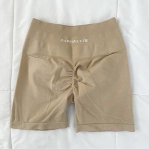 Alphalete Amplify Shorts - Hazelnut